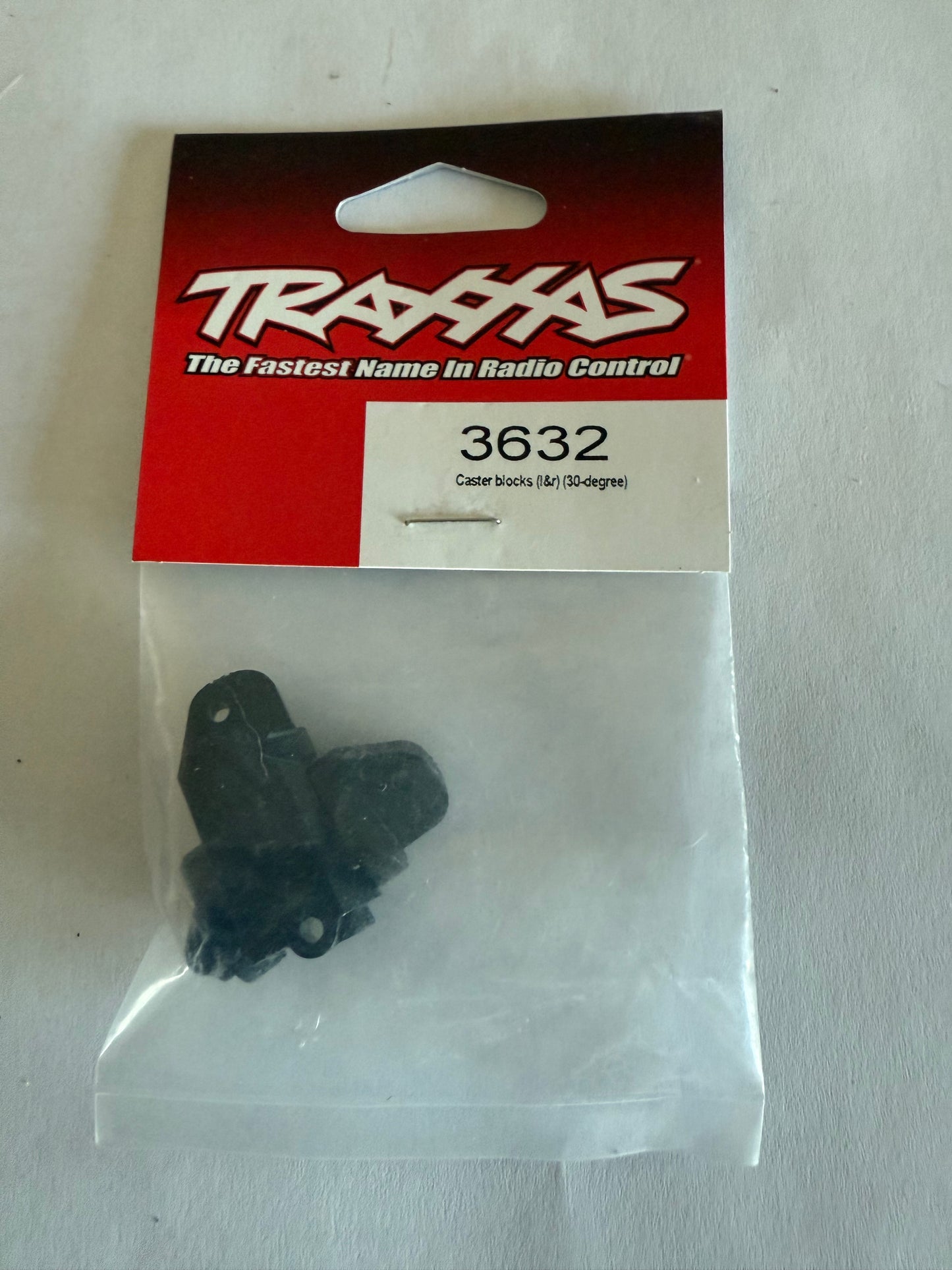 Traxxas 3632  Caster blocks (l&r) (30-degree)